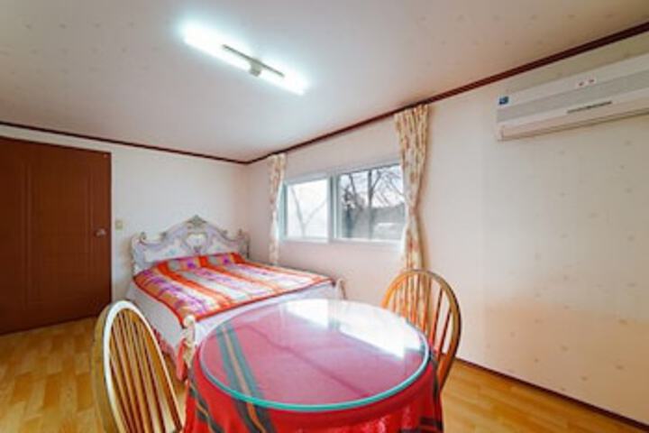 Room 26 of 35
