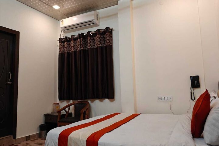 Room 7 of 38