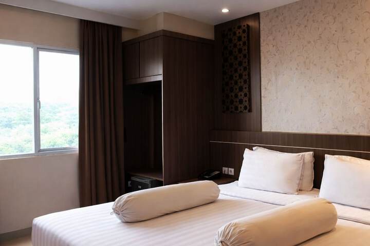 Room 17 of 33