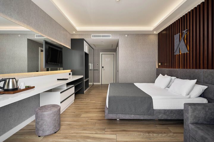 Room 18 of 92