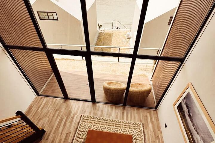Room 9 of 54