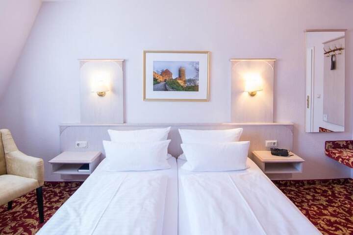 Room 4 of 36