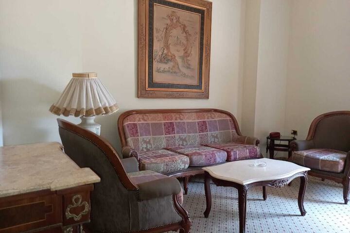Room 2 of 6