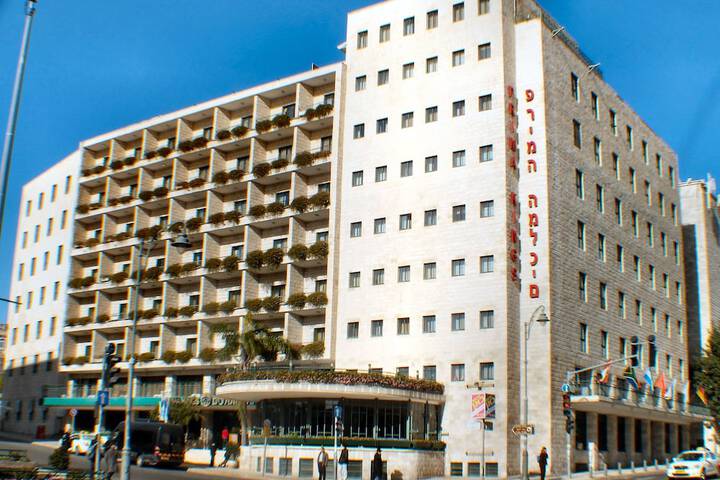 Hotel 70 of 74