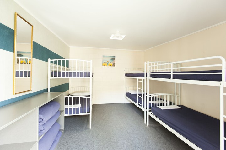 Room 4 of 35