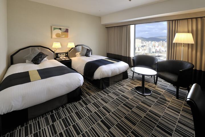 Room 4 of 101