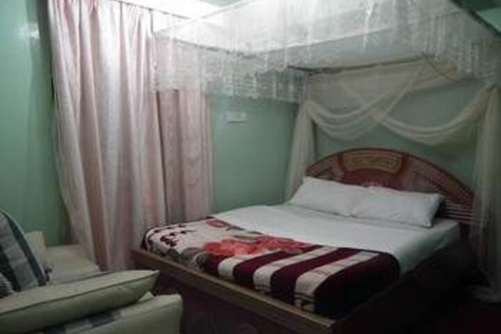 Room 13 of 17