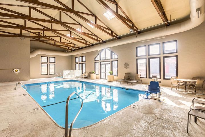 Hotel with Pool