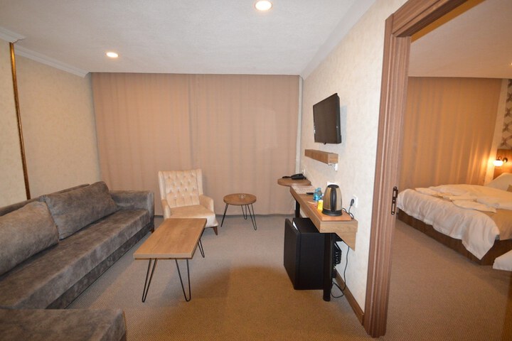 Room 9 of 39