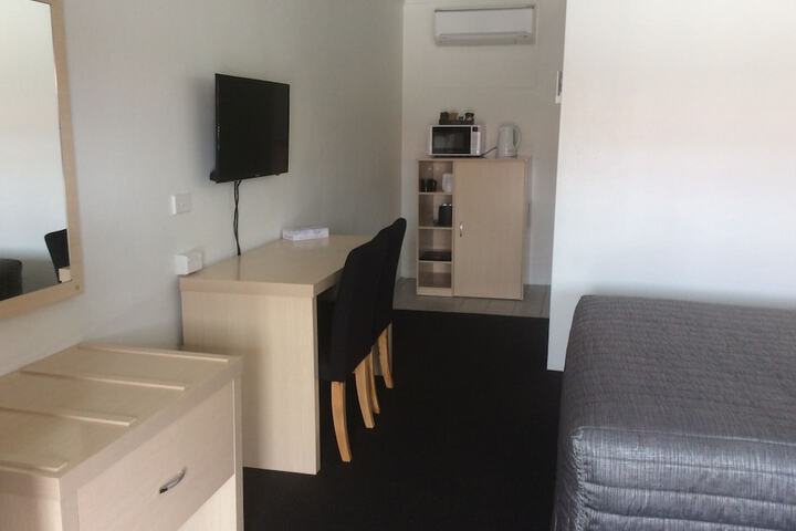 Room 2 of 37