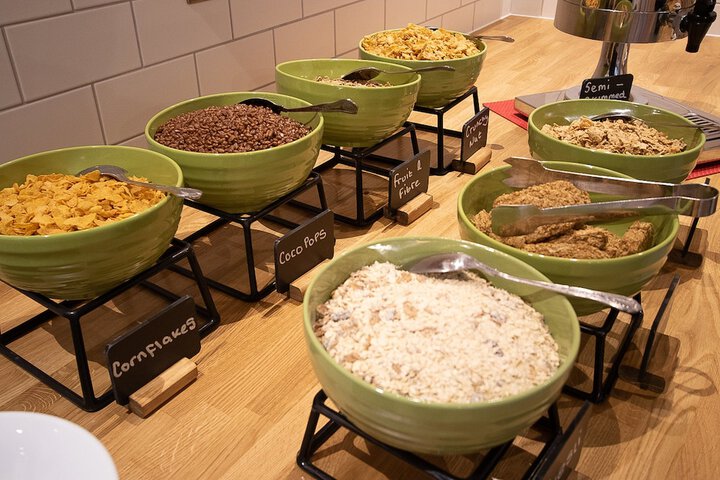 Breakfast/Coffee Service 103 of 210