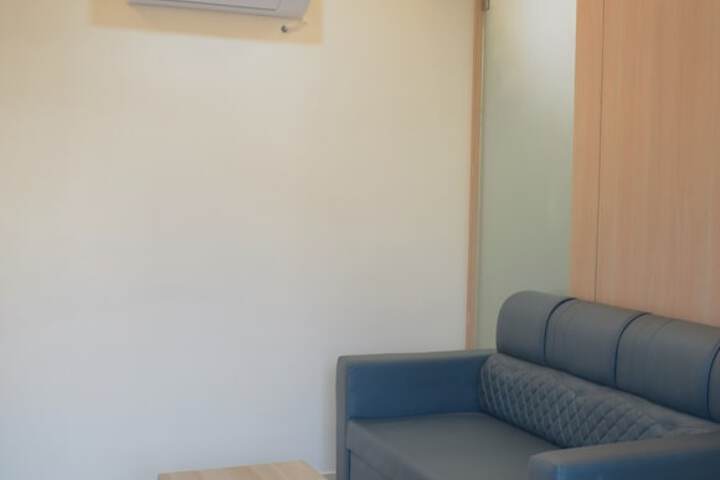 Room 21 of 38