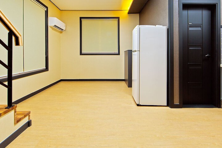 Room 31 of 51