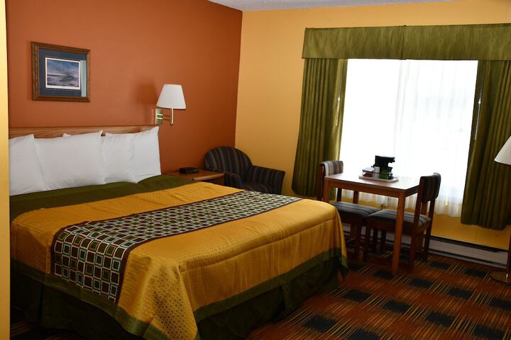Standard | King Bed (6 of 9)