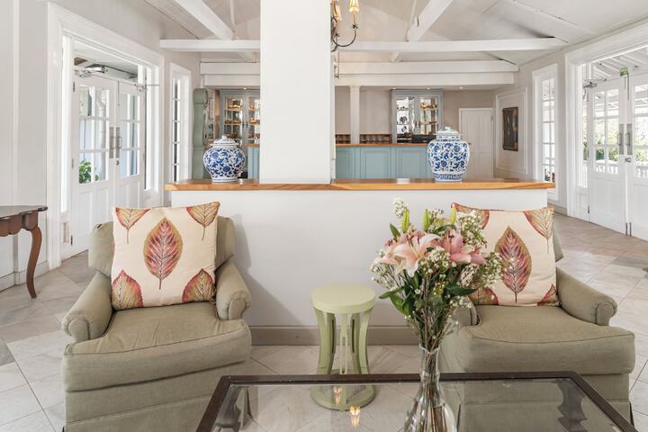 Guest Lobby