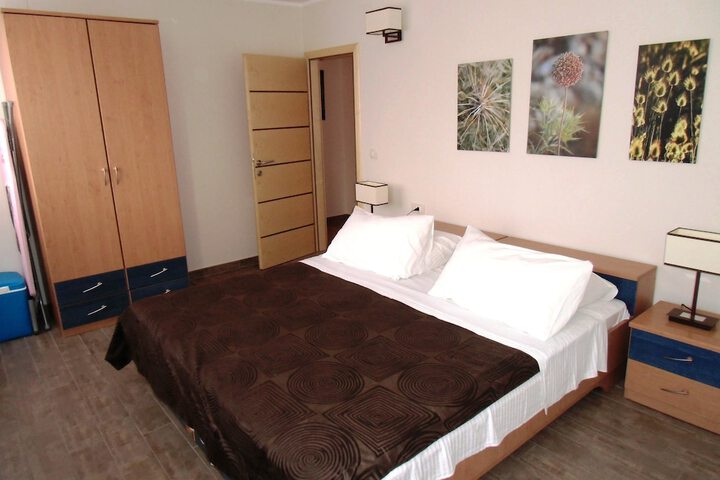 Room 3 of 54
