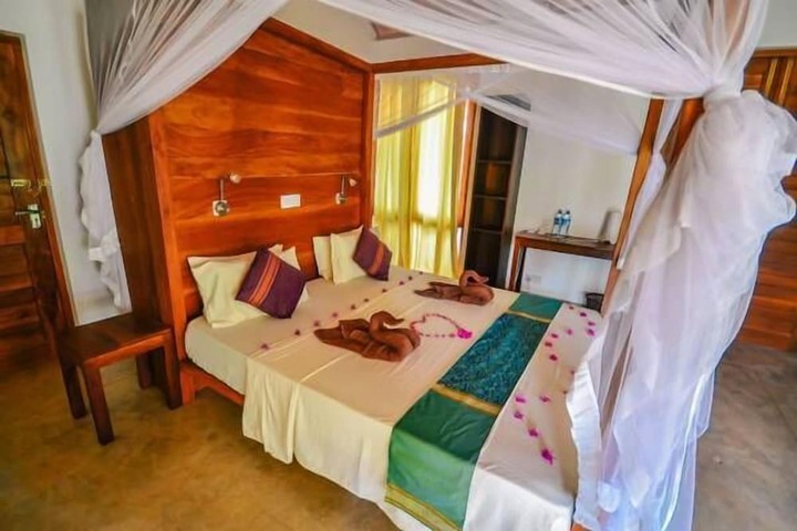Room 3 of 38