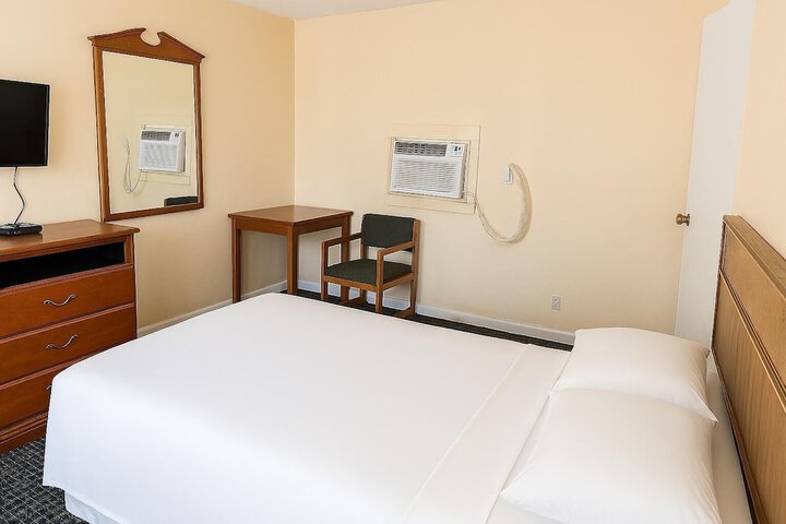Room 7 of 15