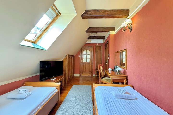 Room 14 of 26