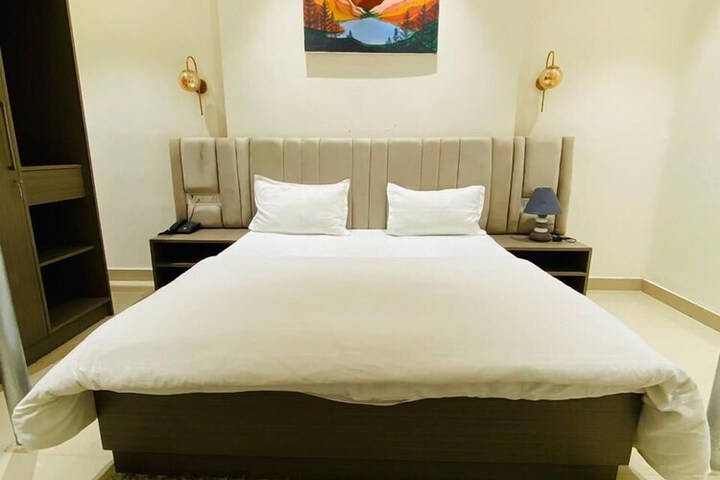 Room 10 of 23