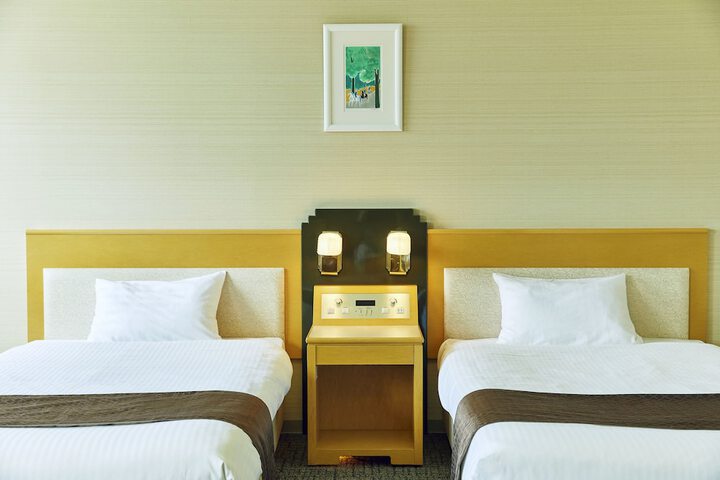 Room 16 of 90