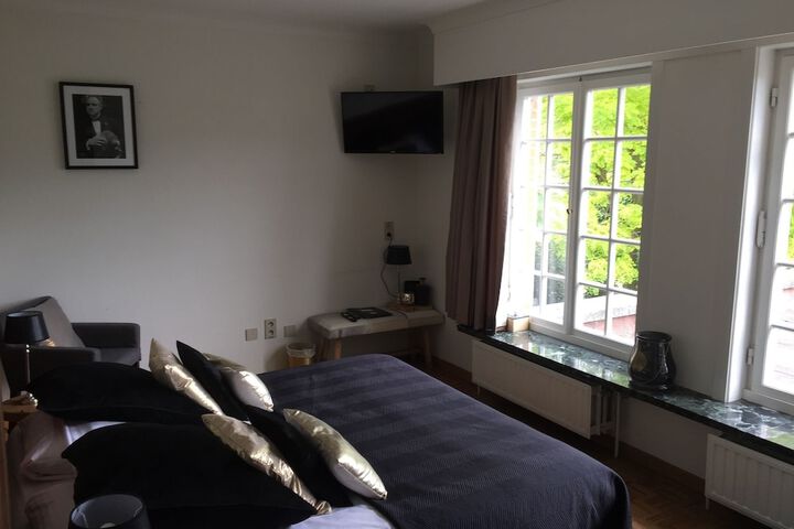 Room 8 of 43