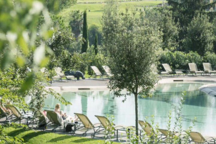 Hotel Pool
