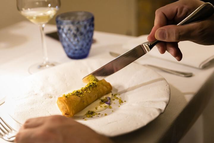 Dining 48 of 101