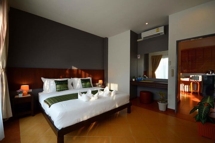 Room 10 of 34