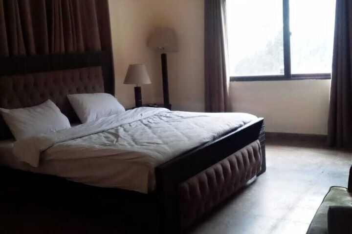 Room 1 of 5