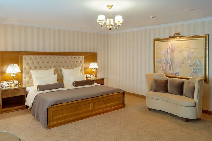 Room 27 of 47