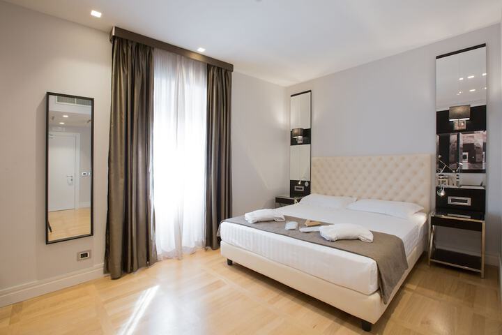 Room 33 of 169