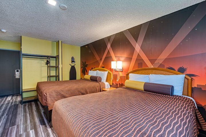 Room 12 of 28