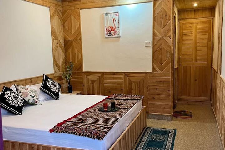 Room 7 of 14