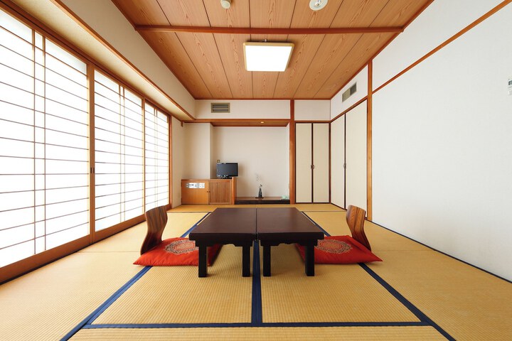 Room 28 of 51
