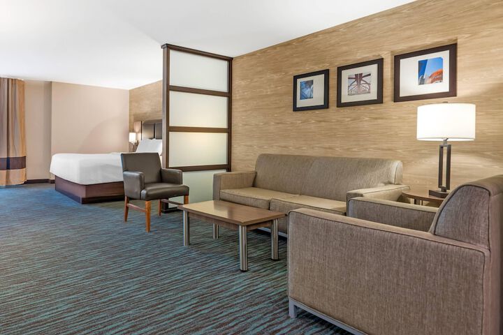 Room 42 of 73