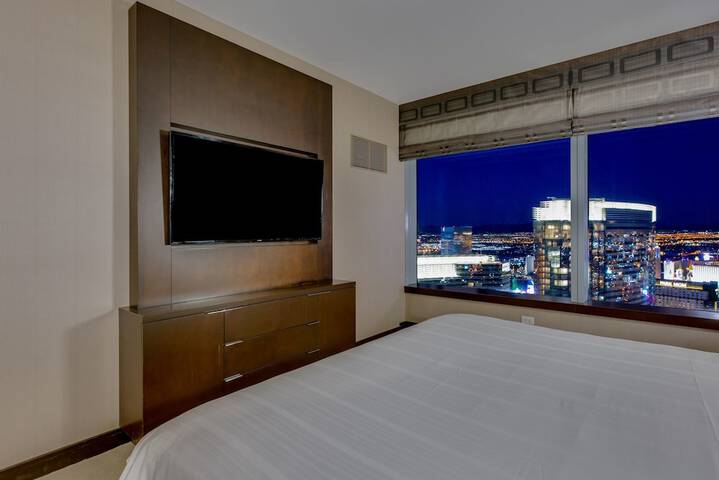 Room 12 of 124