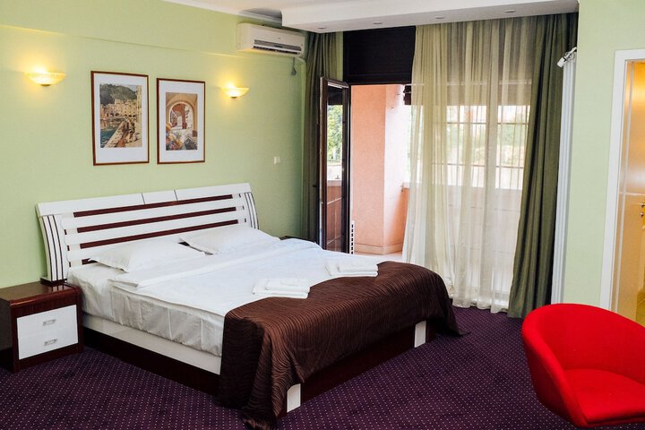 Room 5 of 31