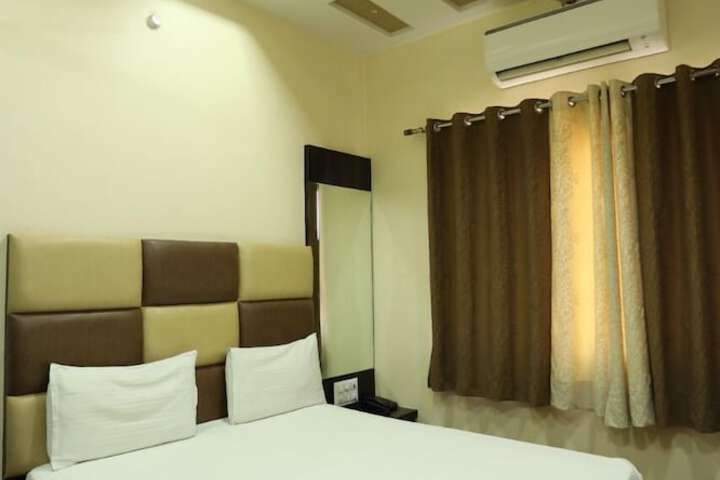 Room 11 of 39