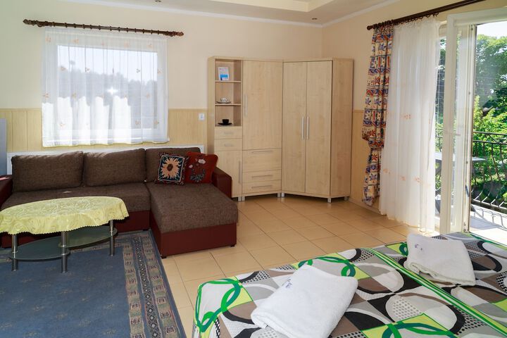 Room 14 of 36