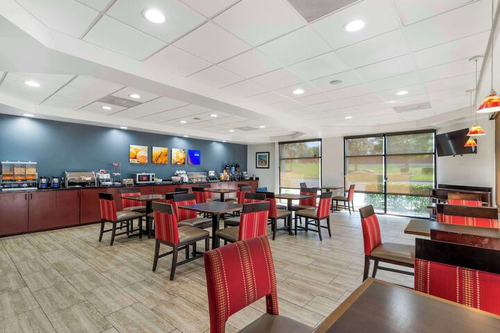 Breakfast area