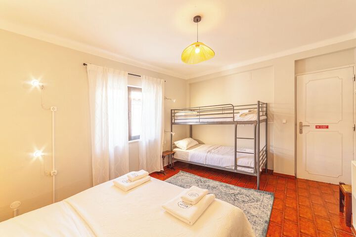 Room 27 of 194