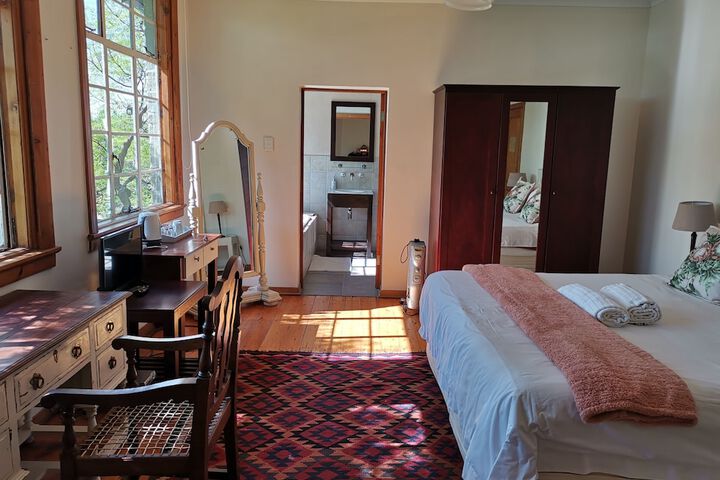 Room 11 of 16