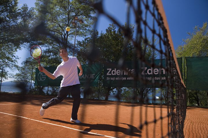 Tennis court