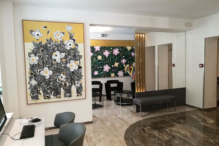 Entrance & Lobby