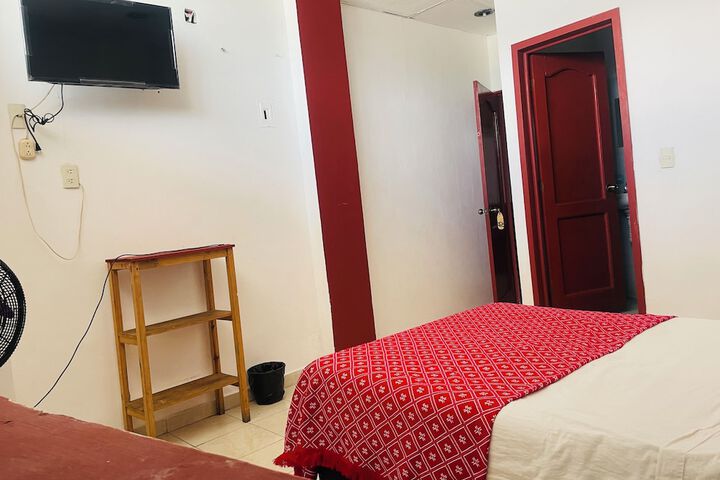 Room 4 of 14