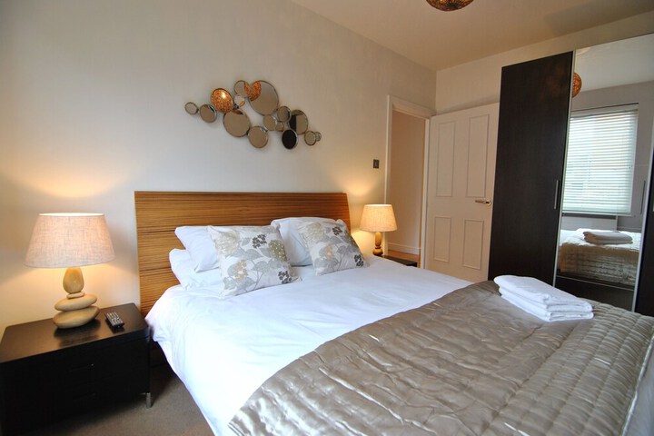 Room 5 of 38