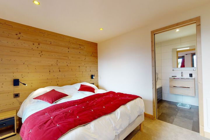 Room 7 of 23