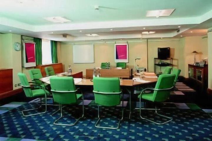 Four Points by Sheraton London Gatwick Airport