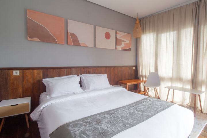 Room 2 of 56